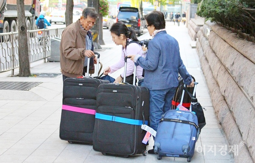 사드 보복 전인 2016년 초 한국을 찾은 중국인 가족. 사진=김보람 기자