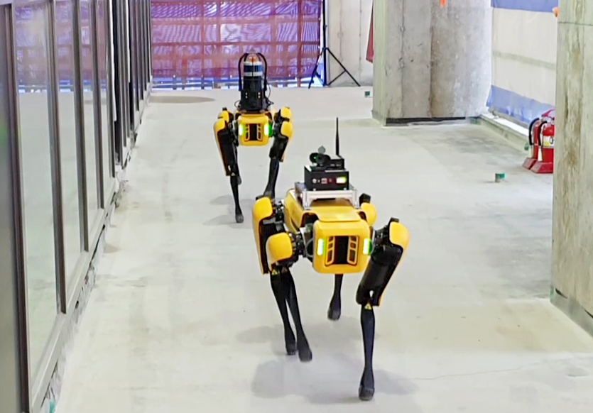 이중 AI 바닥 미장로봇 기술은 기존에 사람이 직접 수행하던 콘크리트 바닥 미장을 로봇으로 대체해 건설 생산성, 품질, 안전성을 높인다. 사진=현대제철