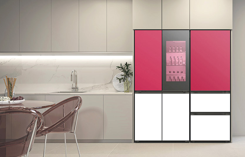 LG 디오스 오브제컬렉션 무드업 냉장고에 비바 마젠타 컬러를 적용한 인테리어. 사진=LG전자