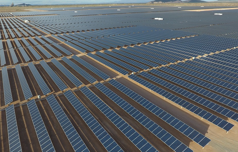 [사진]미국 애리조나주에 설치된 HD현대에너지솔루션의 고출력 태양광 모듈의 모습.jpg