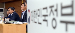 文정부, ‘일자리·소득주도’…첫 예산 429조 편성