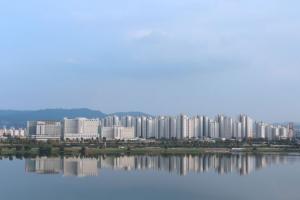 [이지 부동산] 올 상반기 서울 아파트 전셋값 1.09% 하락, 강동구 1억↓…약세 지속 전망