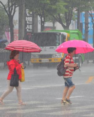 [오늘 날씨 어때?] 전국 흐리고 비, 전북·경남 천둥 번개 동반한 강한 비