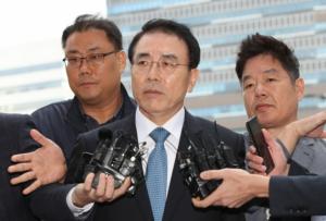 ‘신한은행 채용비리’ 조용병 회장, 1심서 징역 6개월·집행유예 2년