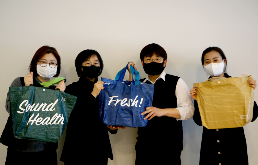 김선희(왼쪽 두 번째) 매일유업 대표가 환경부 캠페인 '고고챌린지'에 동참했다. 사진=매일유업