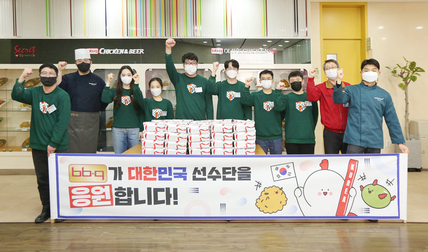 제너시스BBQ가 한국 패럴림픽 선수단에 160박스의 BBQ 치킨을 전달했다. 사진=제너시스BBQ