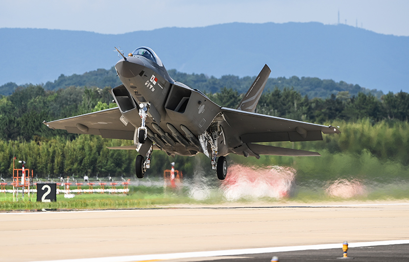 사천에어쇼를 통해 일반에 최초 전시되는 KF-21의 올해 7월 최초비행 이륙 장면. 사진=한국항공우주산업