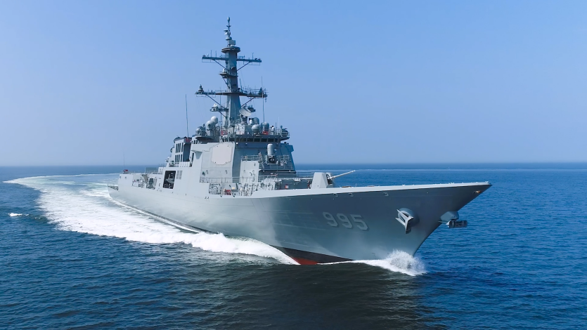 HD현대중공업이 건조해 2024년 말 해군에 인도 예정인 차세대 이지스 구축함(KDX-III Batch-II) 1번함 정조대왕함의 시운전 모습. 사진=HD현대중공업