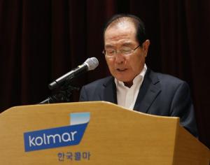 ‘막말 영상 논란’ 윤동한 한국콜마 회장, 29년만에 퇴진…주가 하락세 지속