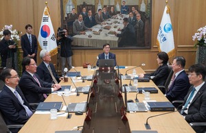 금통위원 40% 교체…한국은행 긴축정책 바뀔까?